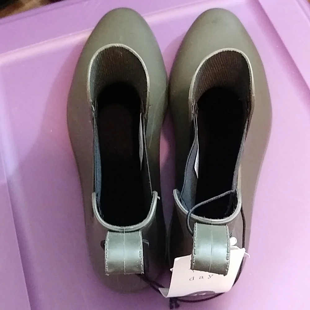 A New Day Chelsea Ankle Rain Boots, Green  Size 6